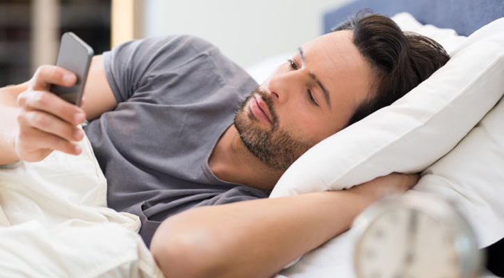 মোবাইল ফোনের তরঙ্গ থেকে হতে পারে যেসব সমস্যা